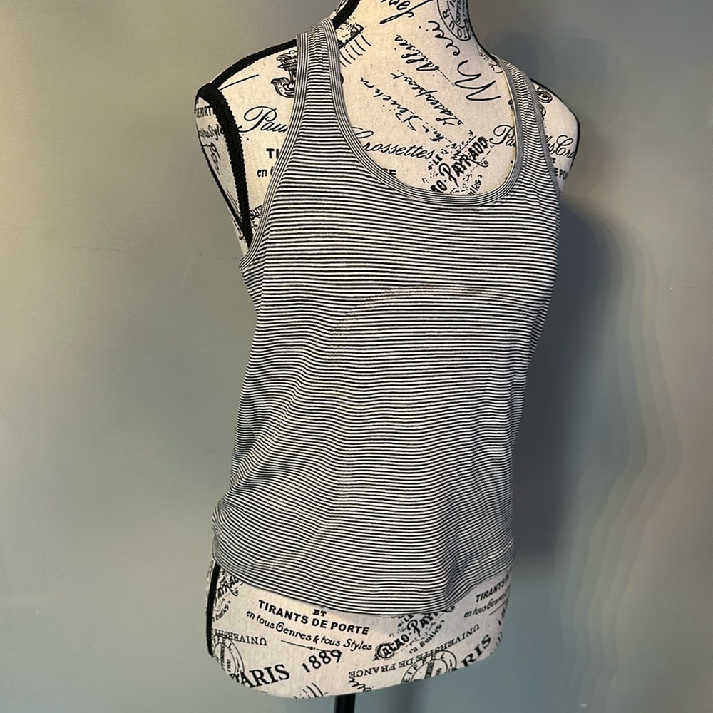 Lululemon Swiftly Tech Racerback size 6